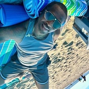 Meet your Posher, Adrian